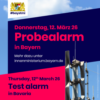 Textgrafik mit Ankündigung eines Probealarms am Donnerstag, 12. März 26, in Bayern, mit Webadresse innenministerium.bayern.de und Foto von Sirenenmasten